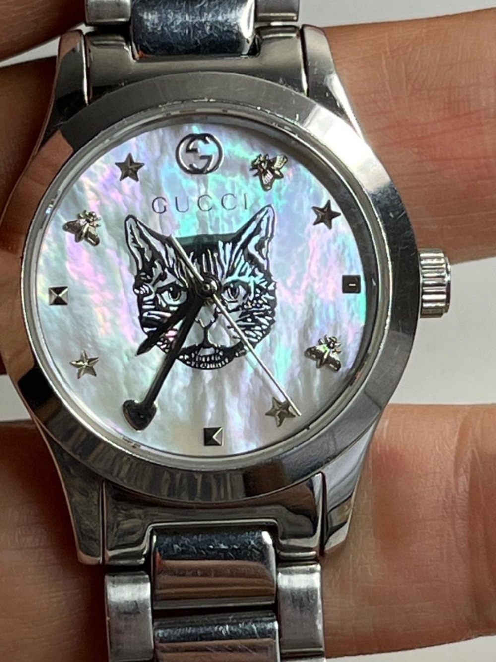 Gucci Silver Stainless Steel Watch with Mother-of-Pearl Cat Dial - Picture 8 of 16